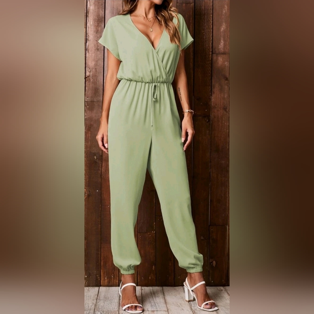 BEAUTIFUL MINT GREEN JUMPSUIT